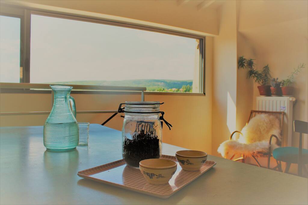 cuisine lumineuse, avec vue