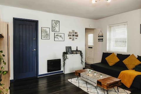 cozy One bedroom costal retreat