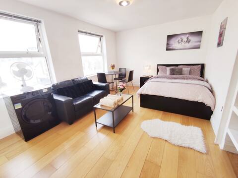 💜 Central Modern Soho Apartment ★★★★★ P1