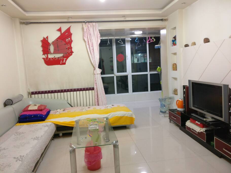 客厅,可加一张沙发床