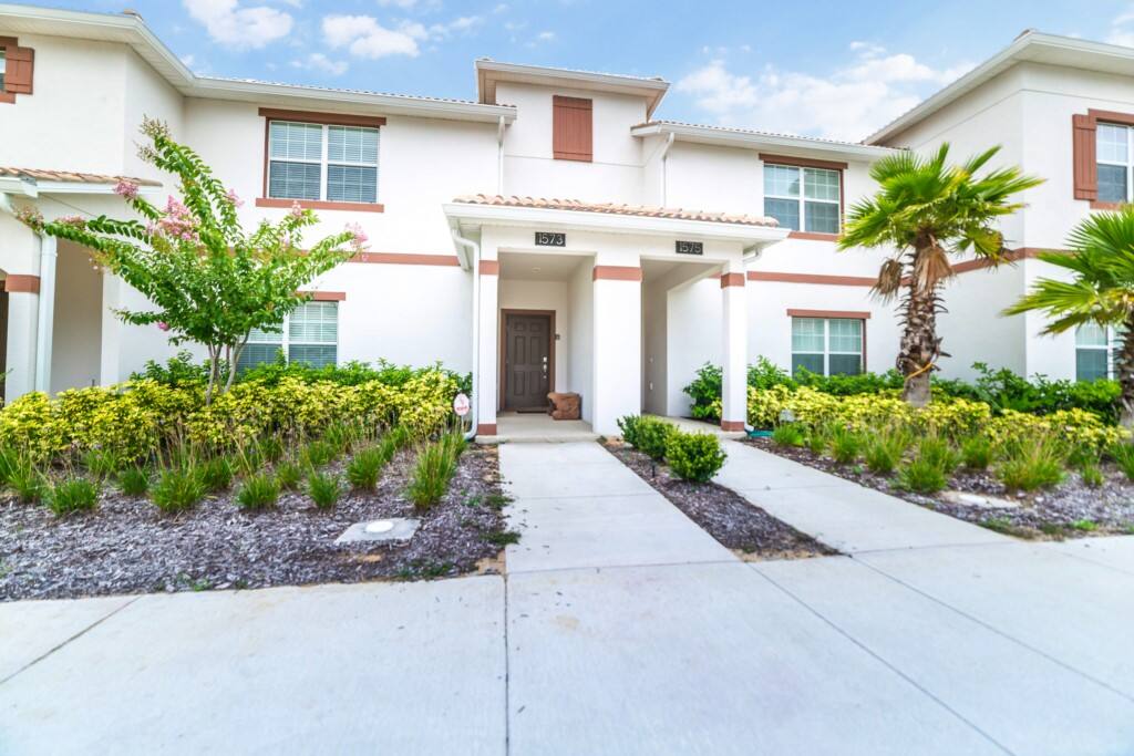 1573MoonValley-2