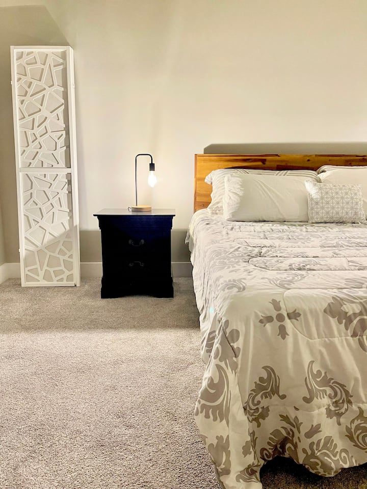 Count on a comfortable nights sleep with this king size memory foam mattress. Enjoy the touch lights with two built in USB ports on each light for easy phone charging capability. 