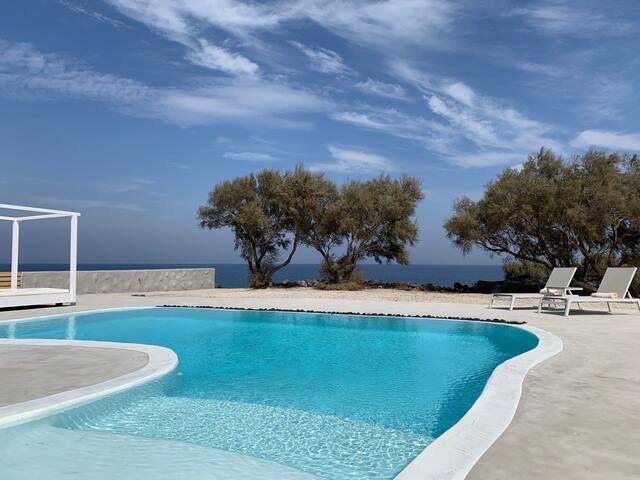 Villa Beltramo Santorini private pool villa gallery image 5