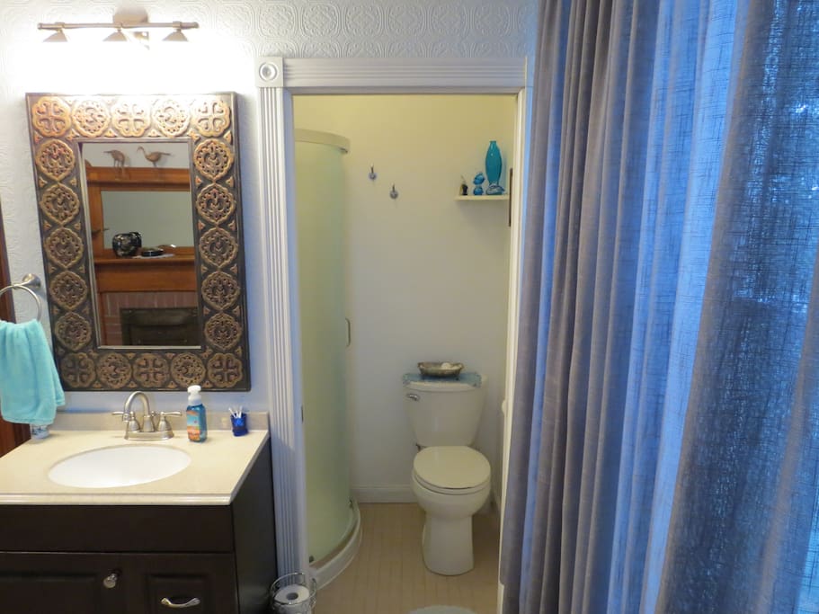 Efficient bath allows you to get ready while your partner showers.