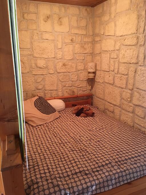 Lit pour 2 personnes ( 140)