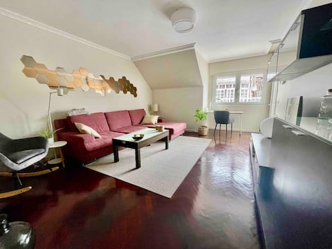 Anuncio de Airbnb popular: Penthouse with terrace.Center Villagarcía de Arosa en Vilagarcía De Arousa