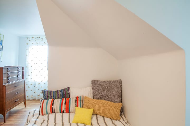 Bračni krevet (širok 150 - 179 cm)  