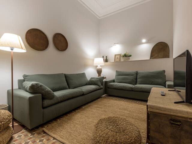 Modernist style apartment in the most central location gallery image 4