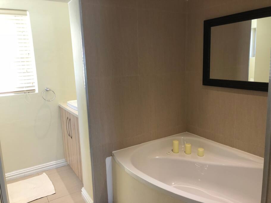 Ensuite bath