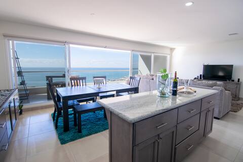 2BR Beach Retreat w/Amazing Views/Pools & Hottubs!