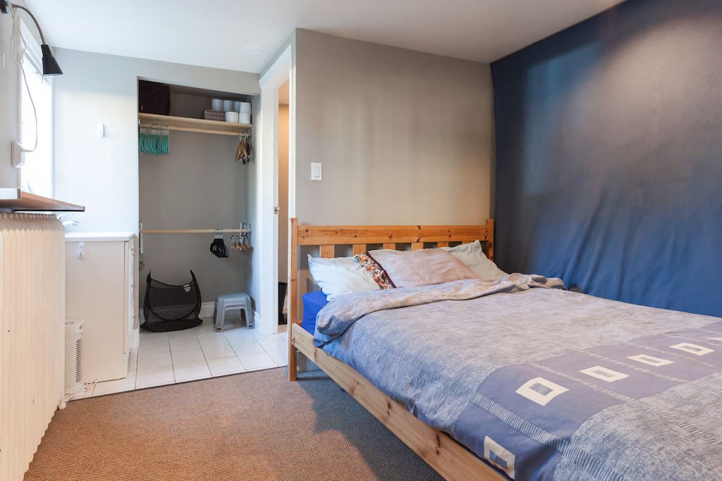 Bedroom / Closet