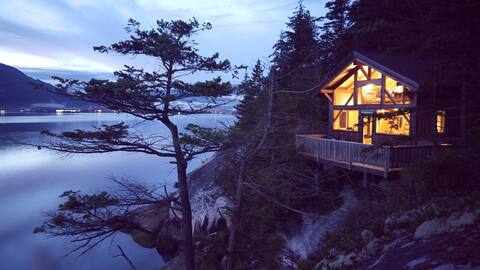 Waterfront Cabin and sauna, very private! #8920