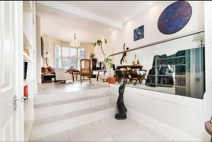 Spectacular, 4 bed open plan house in Kensal Rise gallery image 3
