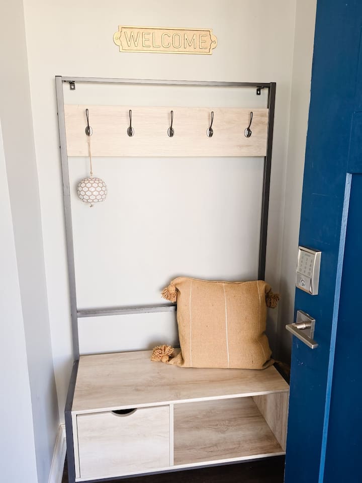 Durham Bull City Dtown Bungalow (Pups Welcome!) - Durham, NC