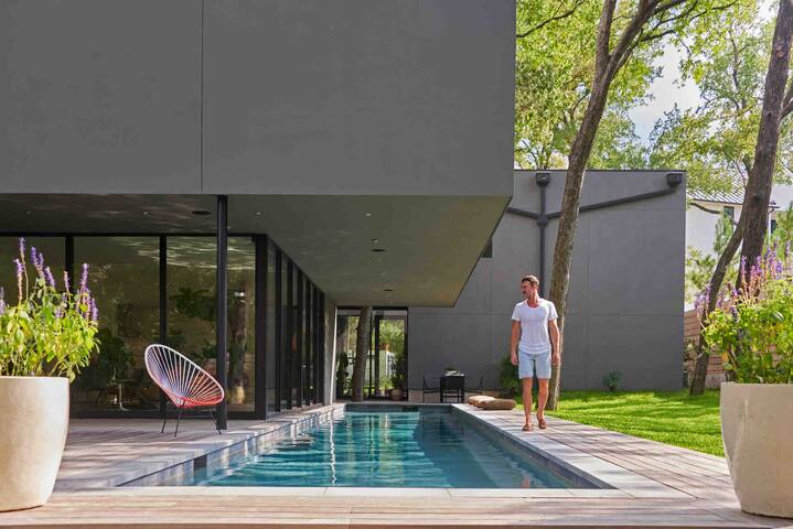 Kessler Park Modern gallery image 3