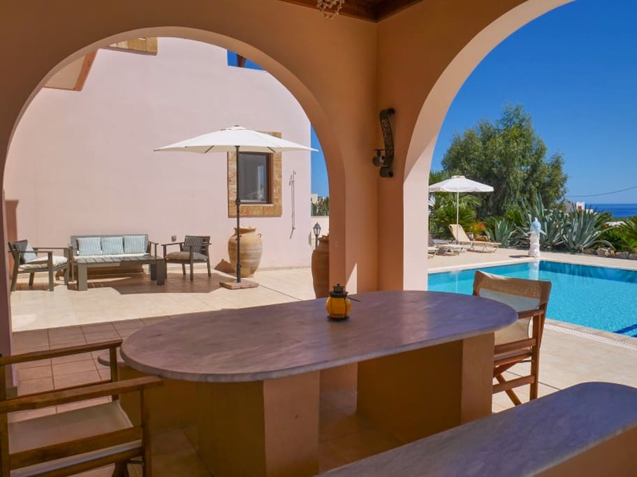 Villa Ioannis outside seating and dining area