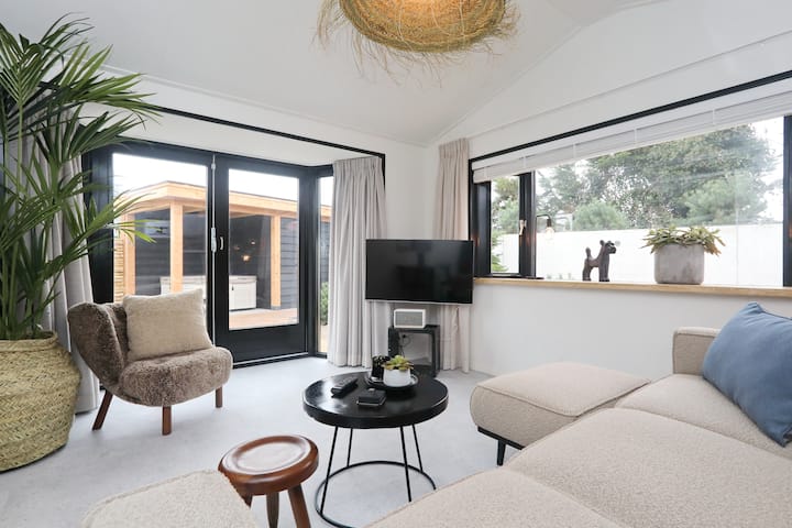 Wellness Chalet Ferdinand, “Home Away From Home” - Noordwijk aan Zee