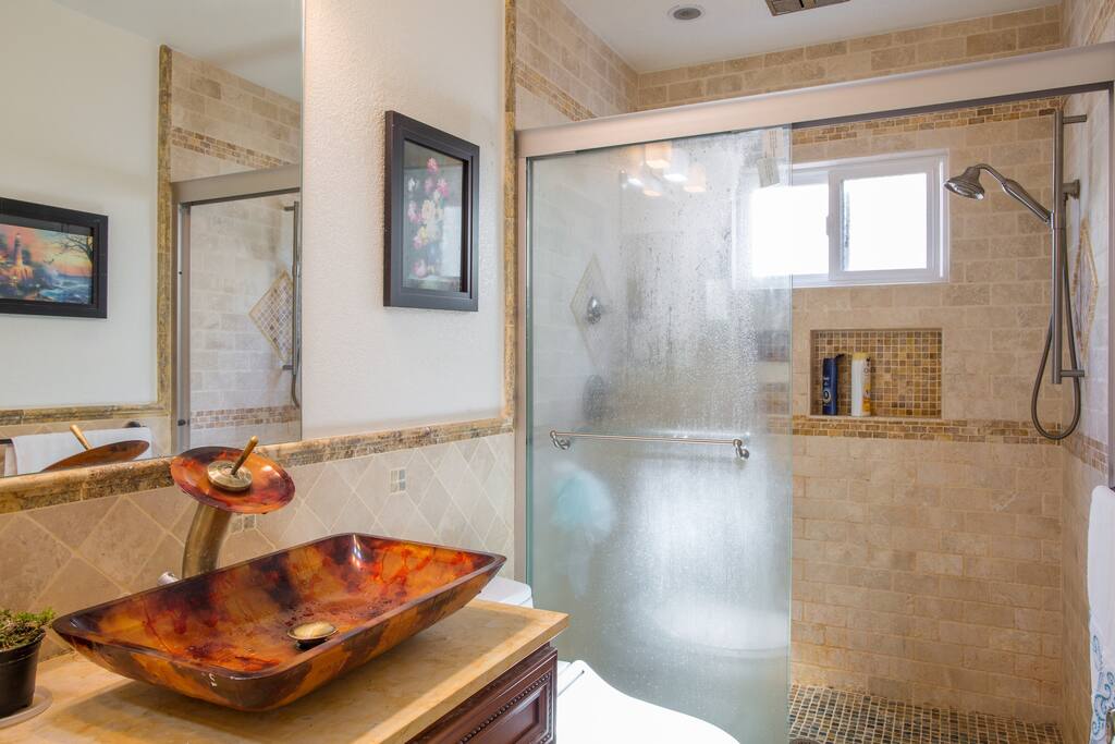Spacious bathroom