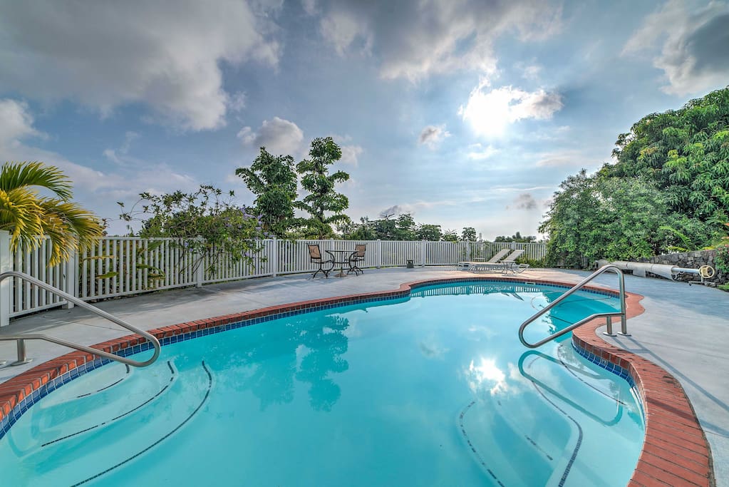 Surrounded by lush tropical landscaping and several shared outdoor amenities, this property ensures you experience island living to the fullest.