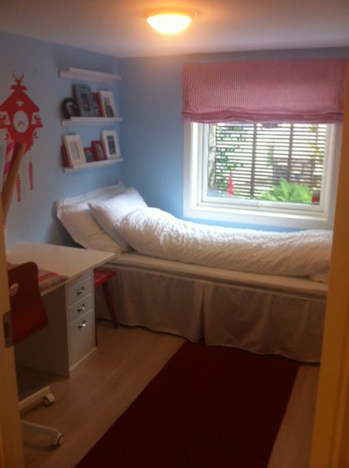 Second bedroom