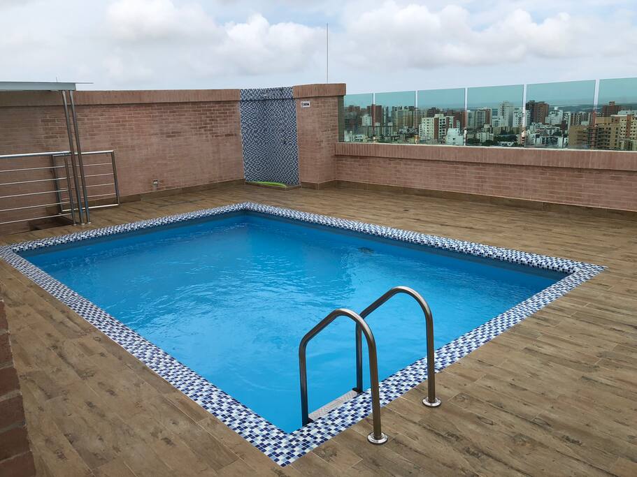 Piscina ultimo piso / Piscina last floor