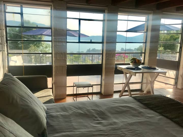 Quarto "Pelican"。湖景