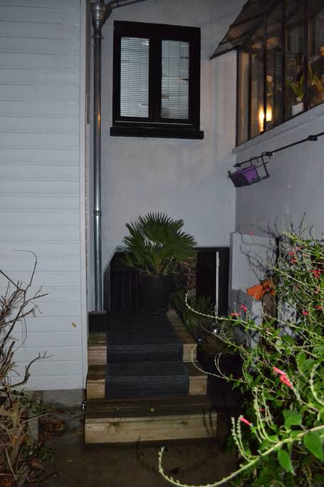 Entrée : escalier extérieur