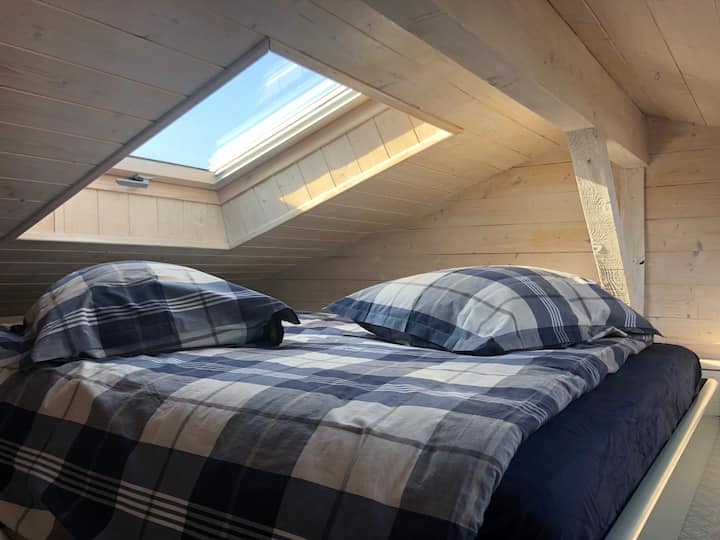 140 senge på mezzanin under velux for at nyde stjernerne 