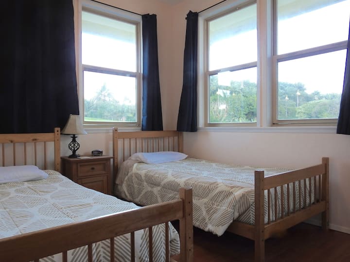 Dormitorio con 2 camas individuales