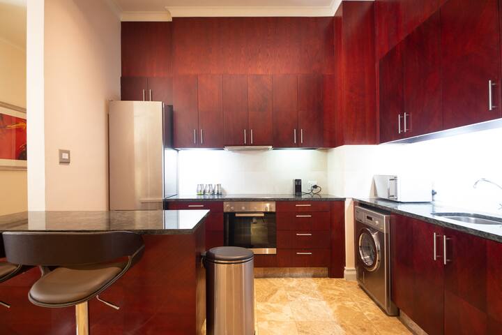 Two Bedroom Suite in Five Star Hotel – City Bowl gallery image 2