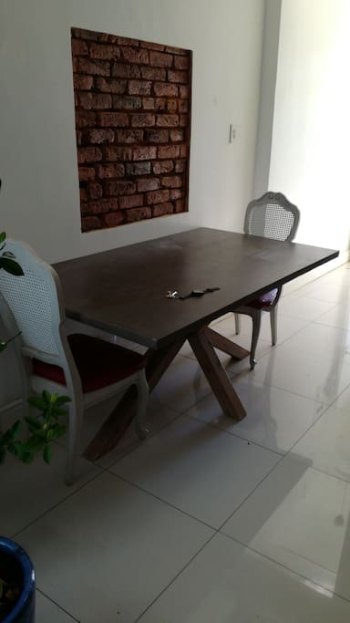 Dinner table/work table