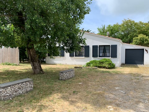 Button in the wind, 4-star furnished, private beach access