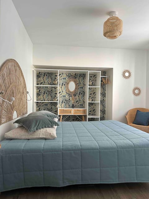 Cozy Apartment St Laurent de Mûre