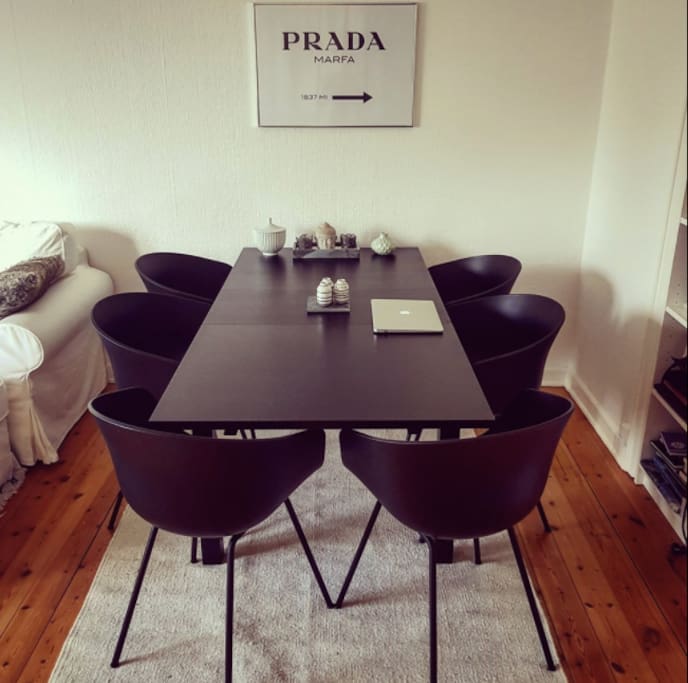 Spisebord // Dining table