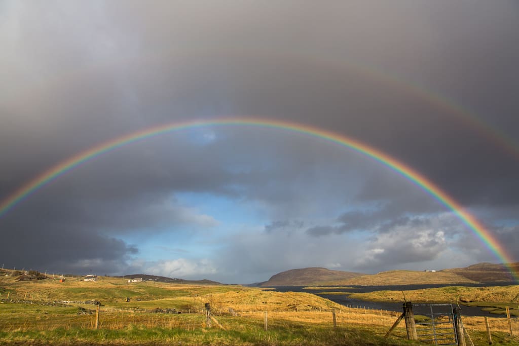 Bothan Beag Geal - rainbow