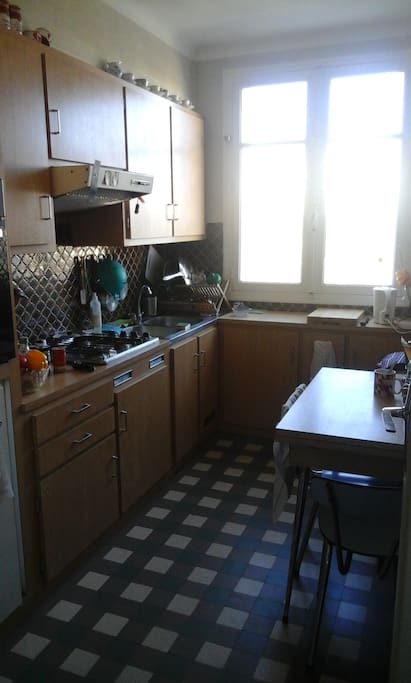 Cuisine équipée orientée Ouest