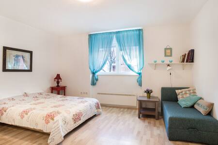New apartment in center, FREE PARKING + WiFi