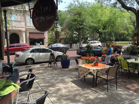 A Rare Jewel in the heart of Winter park. Can walk