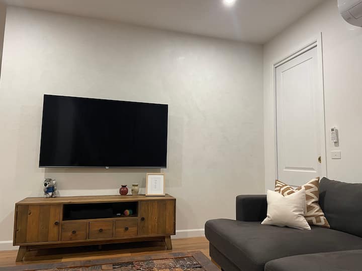 Builders Own Large Hampton Style Home - Croydon - Lilydale
