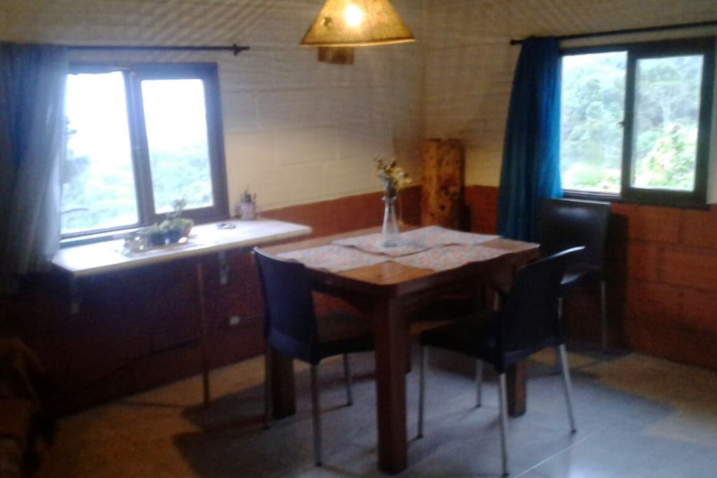 zona comun, comedor con hermosa vista.