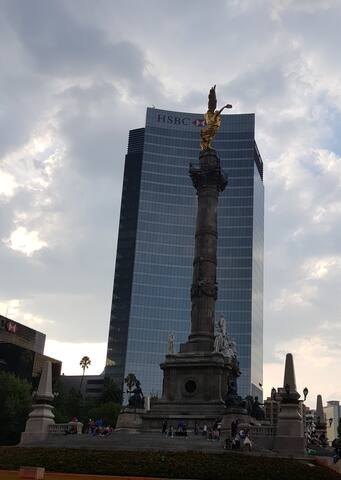 Lovely downtown apartment gallery image 2