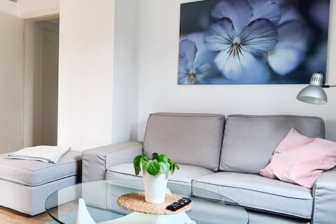 Jule: 64 m² near the uni + parking + balcony