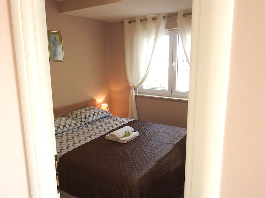 Spavaća soba 1 - bedroom 1