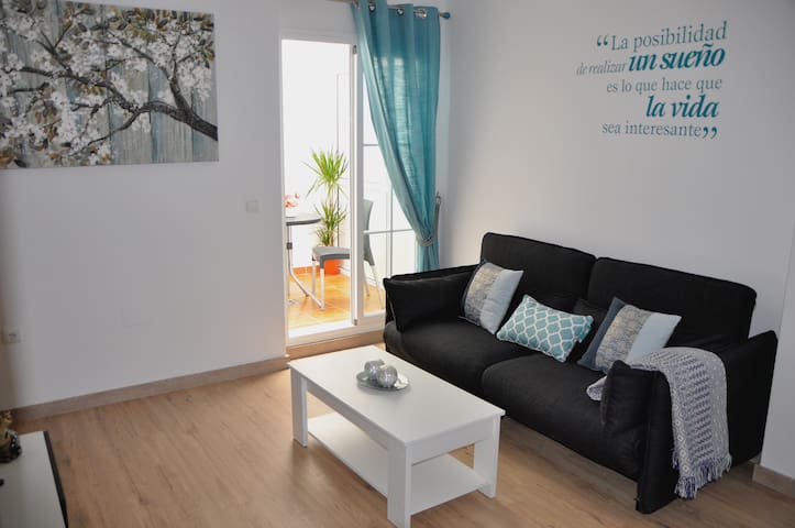 2 bedroom apartment and 2 bathrooms near the center.