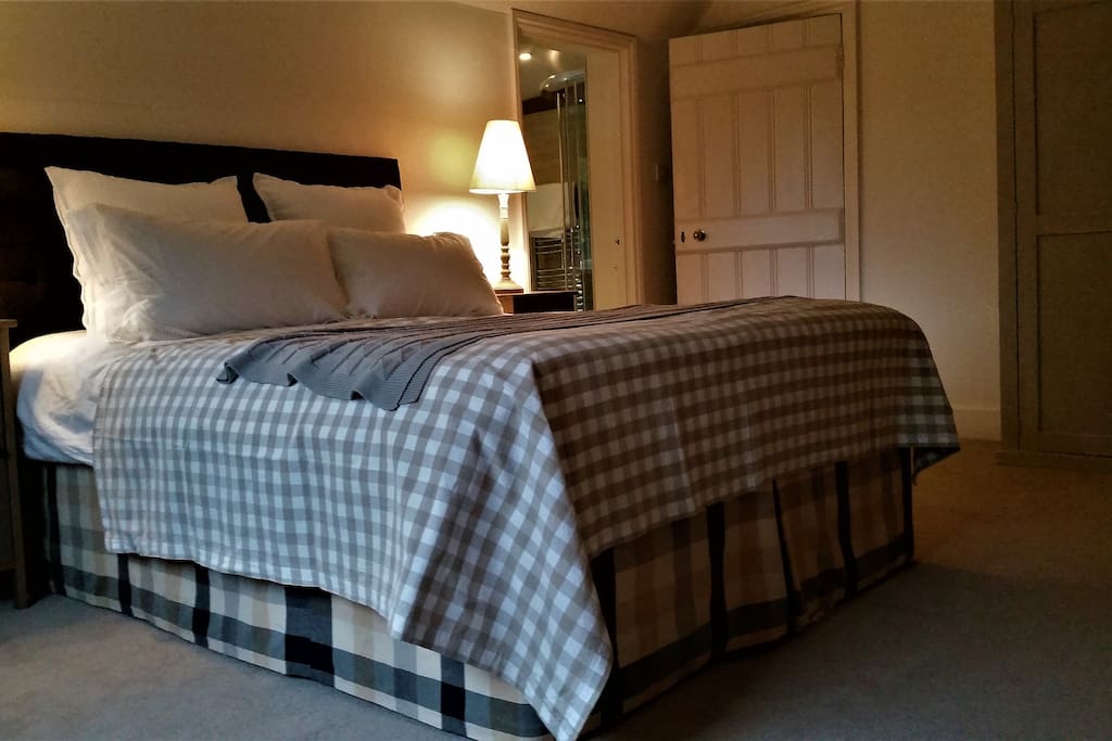 Bedroom 1 ensuite