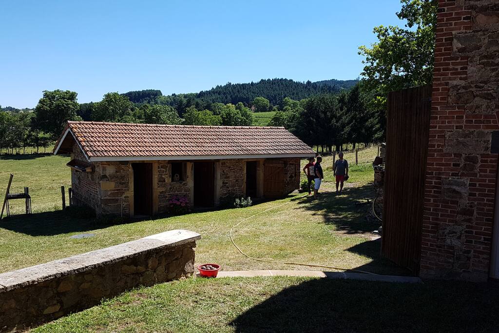 Dépendance (avec nécessaires pour le barbecue)