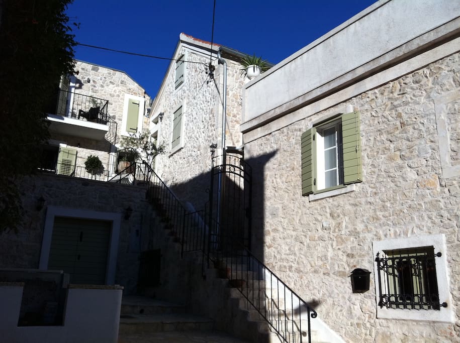 The Stone House - another 2 bedroom house next door can be hired to accommodate groups of 12.