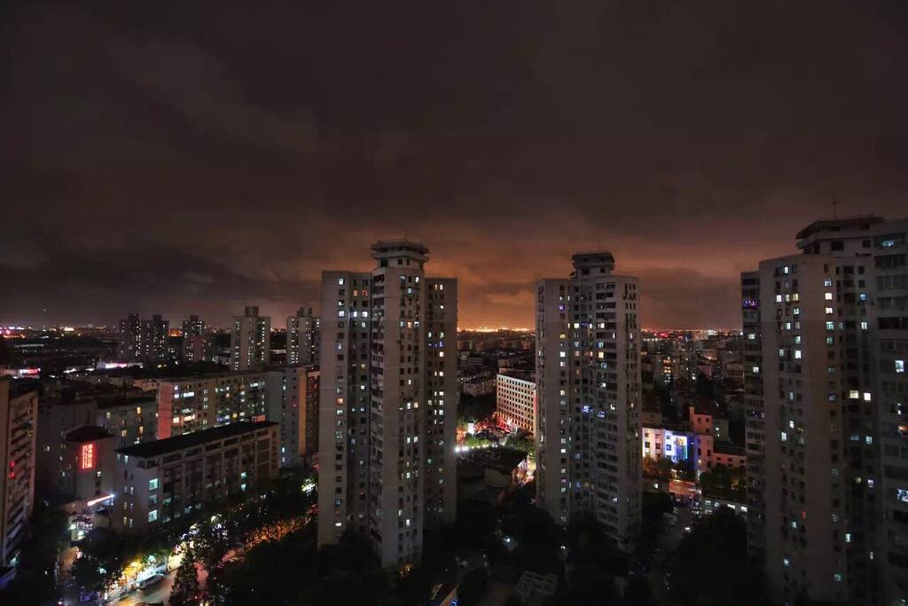 Look out from the window, you will see the great view of west Shanghai. Imagine meditating in front of the great view. What a great experience!