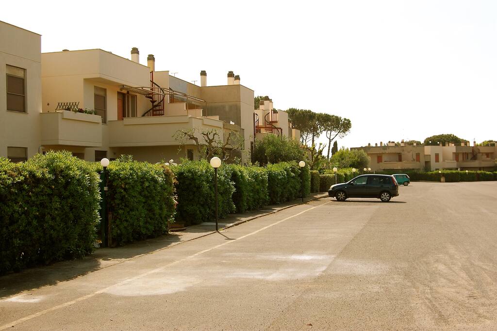 Parcheggio esterno
Parking