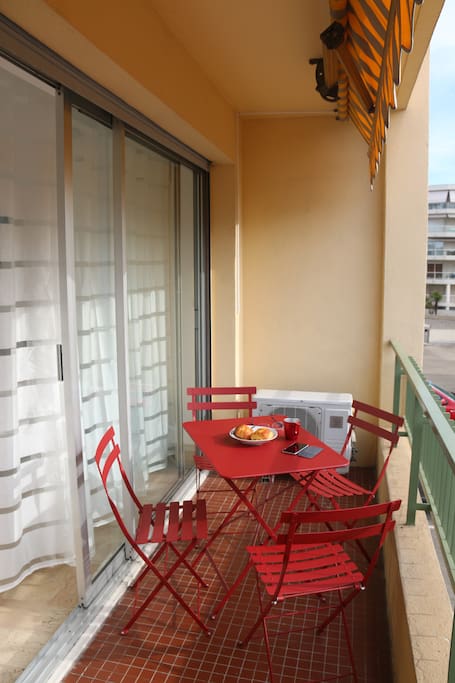 Terrasse idéale pour prendre l’air, se relaxer, prendre un verre,...